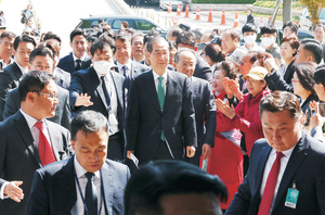 한덕수 출마 선언… “2년차 개헌 완료, 3년차 물러날 것”