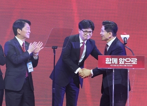 안철수 “계엄·탄핵 사과할 때”…김문수 “적절히 의견 모을 것”