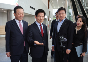 김문수 “당에서 대선 후보 끌어내리려…후보 일정 중단”