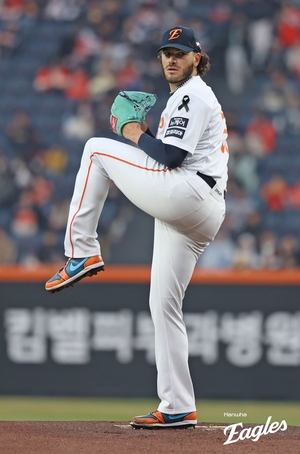 한화 코디 폰세, 구단 최초 외인 KBO 월간 MVP 등극