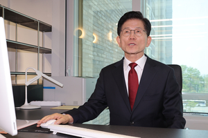 [속보]김문수, 법원에 ‘대선후보 지위 인정’ 가처분 신청