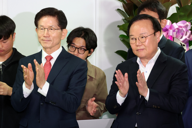 김문수 국민의힘 대선 후보와 김재원 김문수 캠프 비서실장. 뉴시스