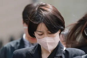 검찰 “文, 비서실 통해 다혜씨 지원규모 전달받아”…文측 “소설”