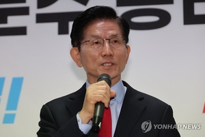 ‘김문수 망언집’ 공개한 민주에 국힘 “이재명부터 돌아보라”