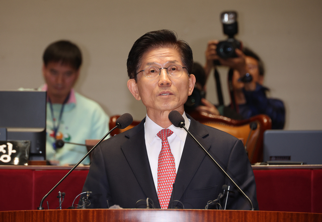 김문수 국민의힘 대선 후보가 11일 서울 여의도 국회에서 열린 의원총회에서 발언하고 있다. 연합뉴스