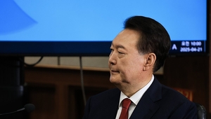 尹, 내일 파면 후 첫 포토라인…3차 ‘내란 재판’ 지상 출석