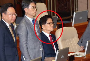 ‘꼿꼿문수’ 김문수 “나를 이 자리 앉힌 사람은 서영교 민주당 의원”