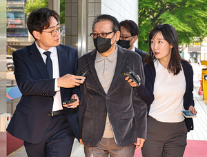 건진법사, 2차 공판 출석…  ‘김여사 목걸이’ 질문엔 묵묵부답