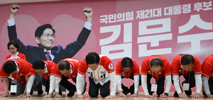 계엄 사과했지만… 윤석열 손 못놓는 김문수