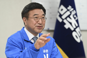 민주 윤호중 총괄선대본부장 “중도보수정책 필요하면 써야”