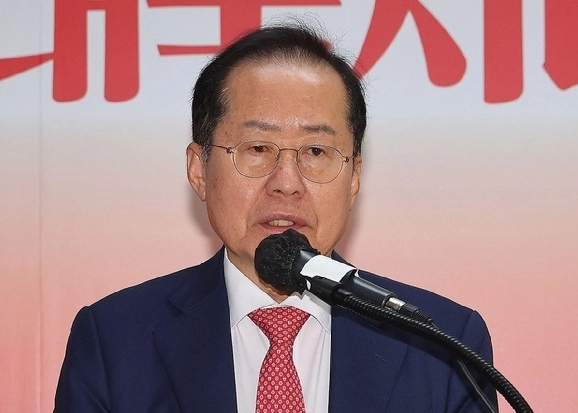 [속보]홍준표 “차라리 노무현 따라 민주당 갔더라면…”