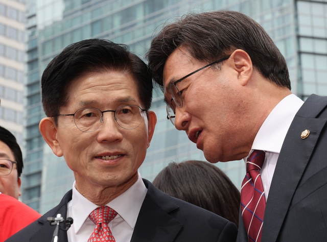 김문수 국민의힘 대선 후보와 김대식 국민의힘 의원. 연합뉴스