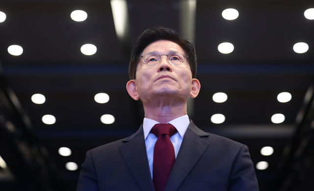차라리 입꾹?··· 김문수 ‘尹탈당 딜레마’