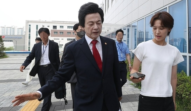‘준강제추행·사기 등 혐의’ 허경영 구속 “증거인멸 염려”