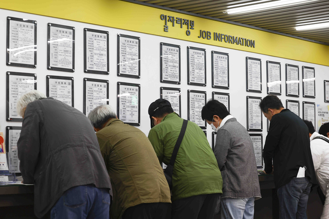 제조업 취업자 비중 역대 최저…미 관세發 ‘충격파’에 악화 우려