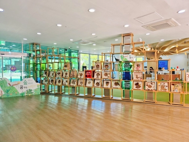 경기북부어린이박물관 1층 로비에 마련된 전시장. 경기문화재단 제공