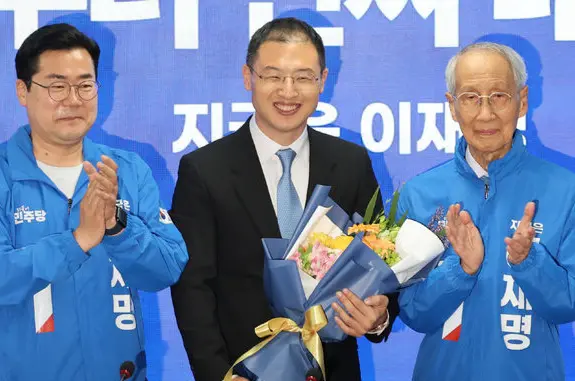 뉴시스