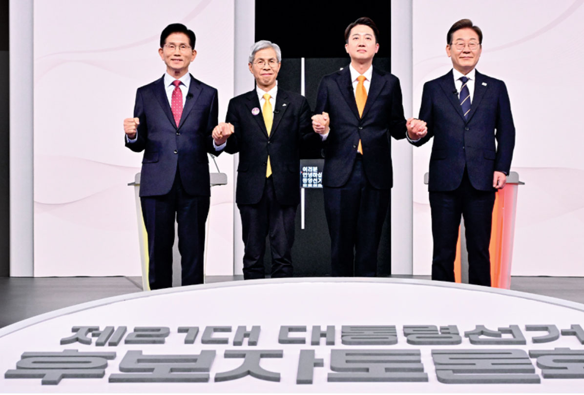 이재명은 압도적 승리·김문수는 뒤집기 한판 꿈꿔… 단일화·투표율 변수[Deep Read]