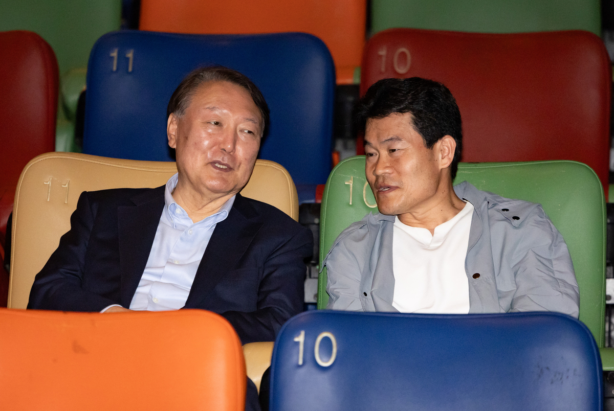 [현장영상]“부정선거 있다는 데 오른 손목 건다”…尹과 다큐 관람 전한길의 배팅