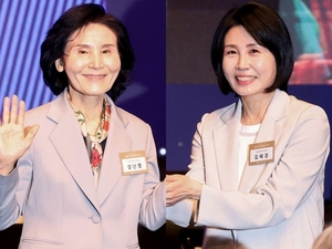 김문수 “후보 배우자 토론…앞으로 법카 어떻게 쓸지 들어보자”