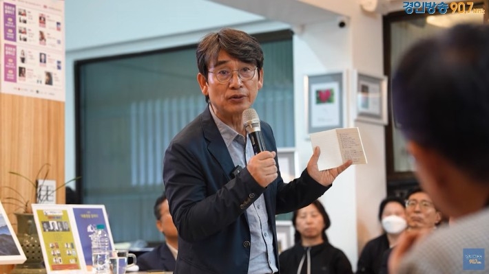 이재명 ‘호텔경제학’ 논란에 유시민 “대학원 수준 공부없이 소화하기 어려운 논쟁”