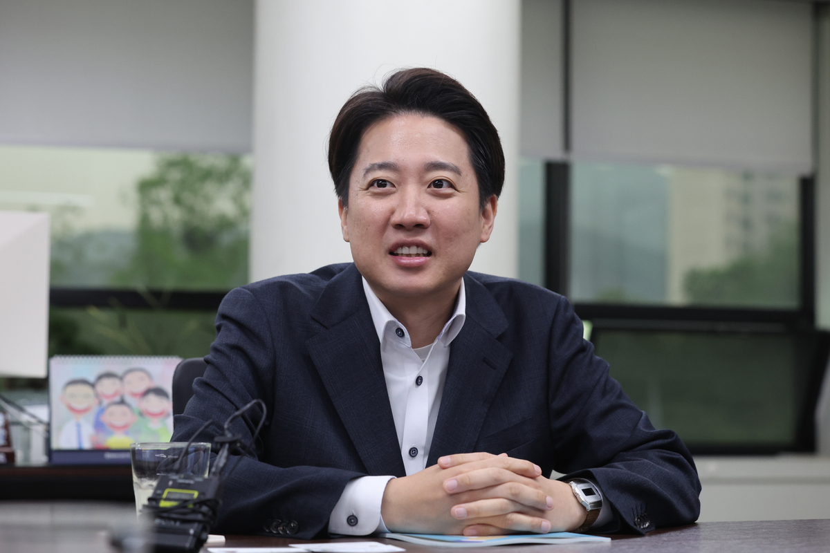 이준석 “차관급 이상 고위 공무원 연봉, 50%는 성과 연동으로”