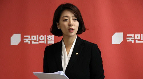 [속보]배현진 “친윤, 이준석과 당근 아닌 당권 거래?…기생충이나 하는 짓”