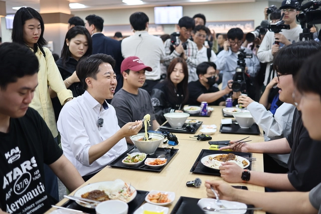 인하대 찾은 이준석