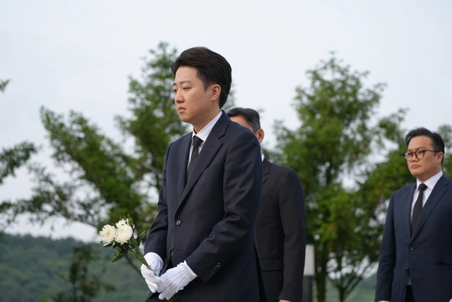 [속보]이준석, 단일화 제안한 국힘 향해 “이재명 집권 도우미, 제발 정신 차리길”
