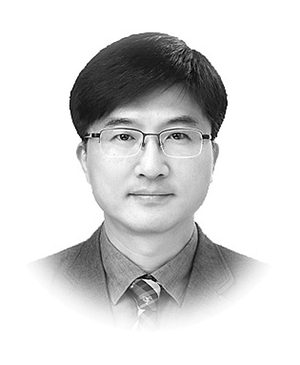 삼권분립 흔들면 민주주의자 아니다[시평]