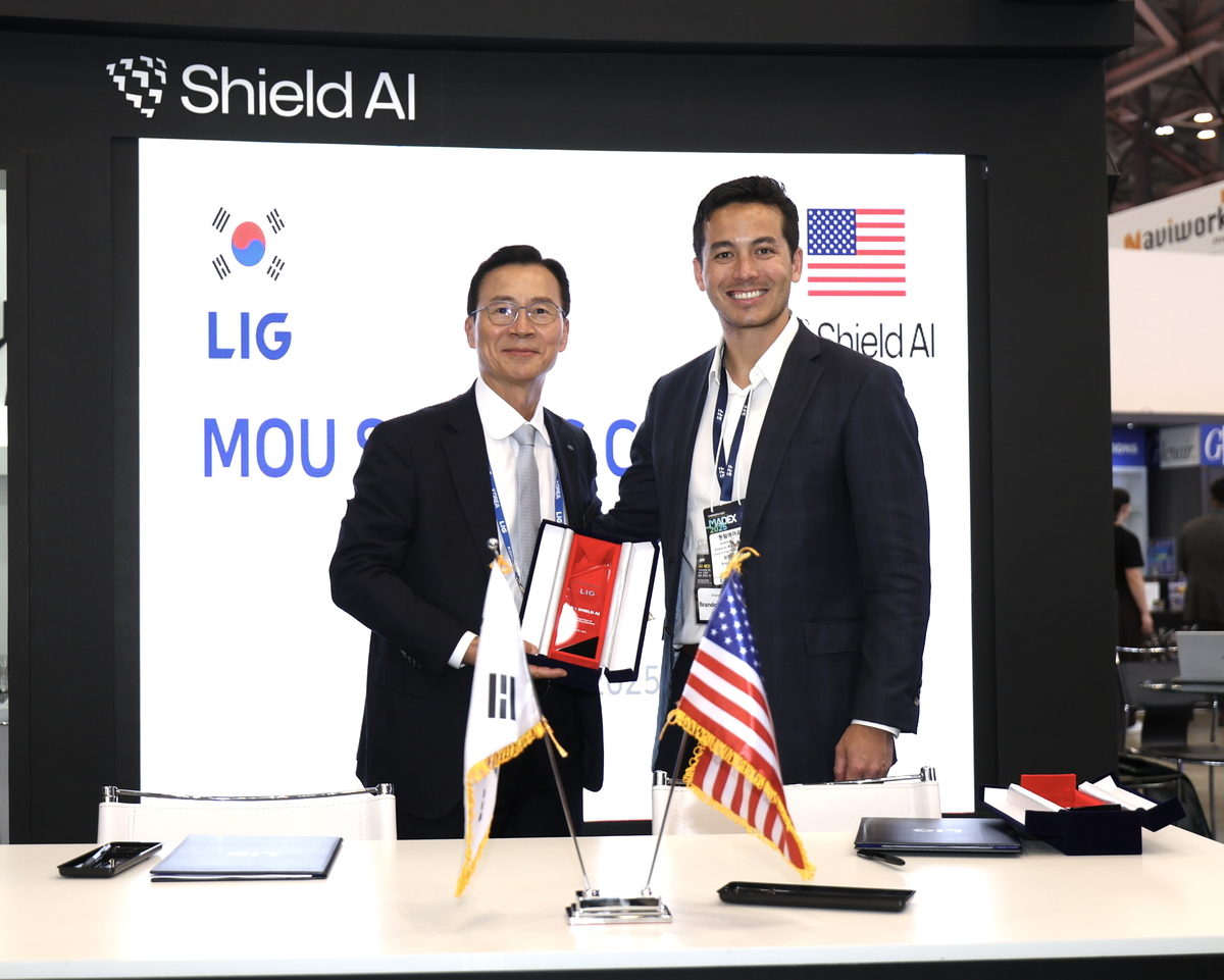 LIG넥스원, 쉴드AI와 손잡고 미래 전장 혁신! AI 자율운항 기술 협력 MOU 체결