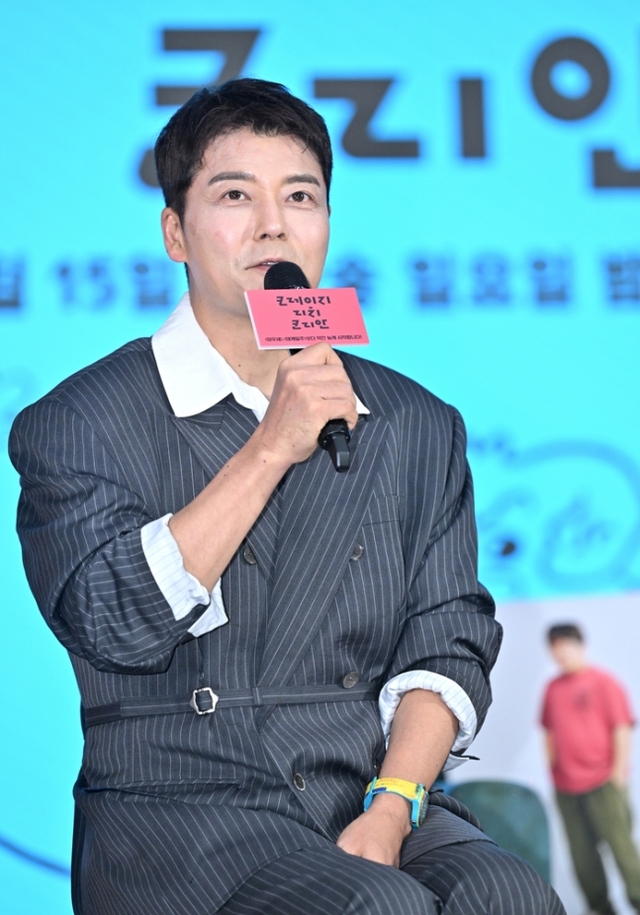 방송인 전현무