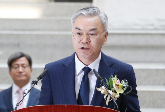 뉴시스