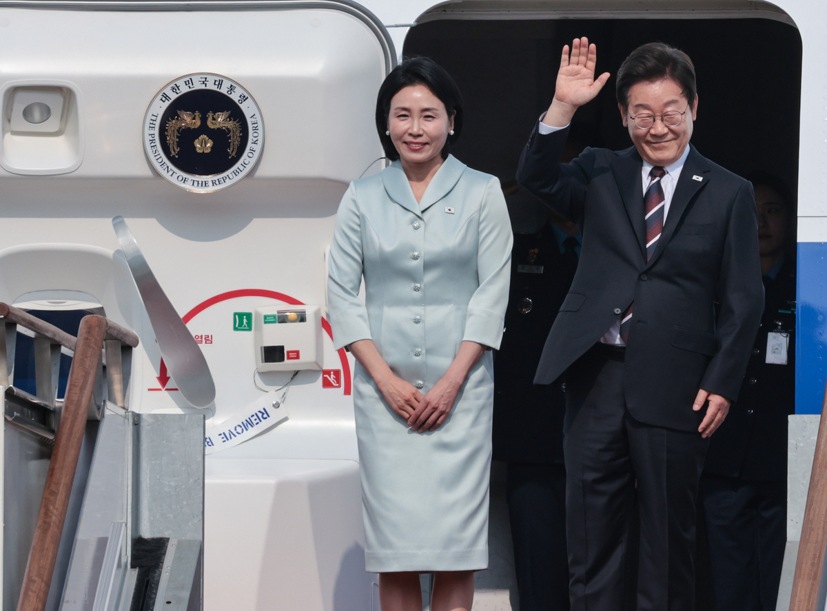 이 대통령, 김 여사와 캐나다로 출국…“내란 이겨낸 국민 위대함 알릴 것” 첫 순방 G7서 다자외교