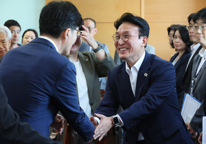 여야, 김민석 총리 후보자 인사청문회 ‘샅바’ 싸움