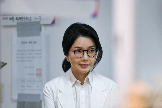유명 변호사 “김 여사 입원, 구속만 앞당길 뿐… 변호인들이 허접”
