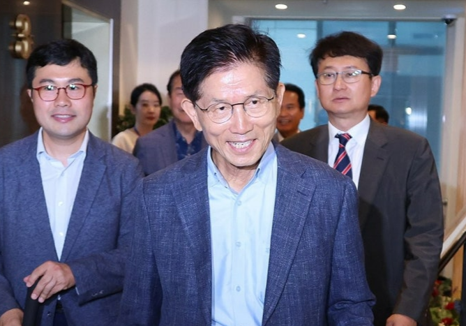 김문수 “당권 전혀 생각없어…이재명 이후 법치 위기”