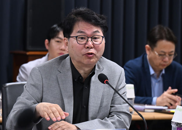 “다시 해와” 국정위, 검찰 업무보고 30분만 퇴짜