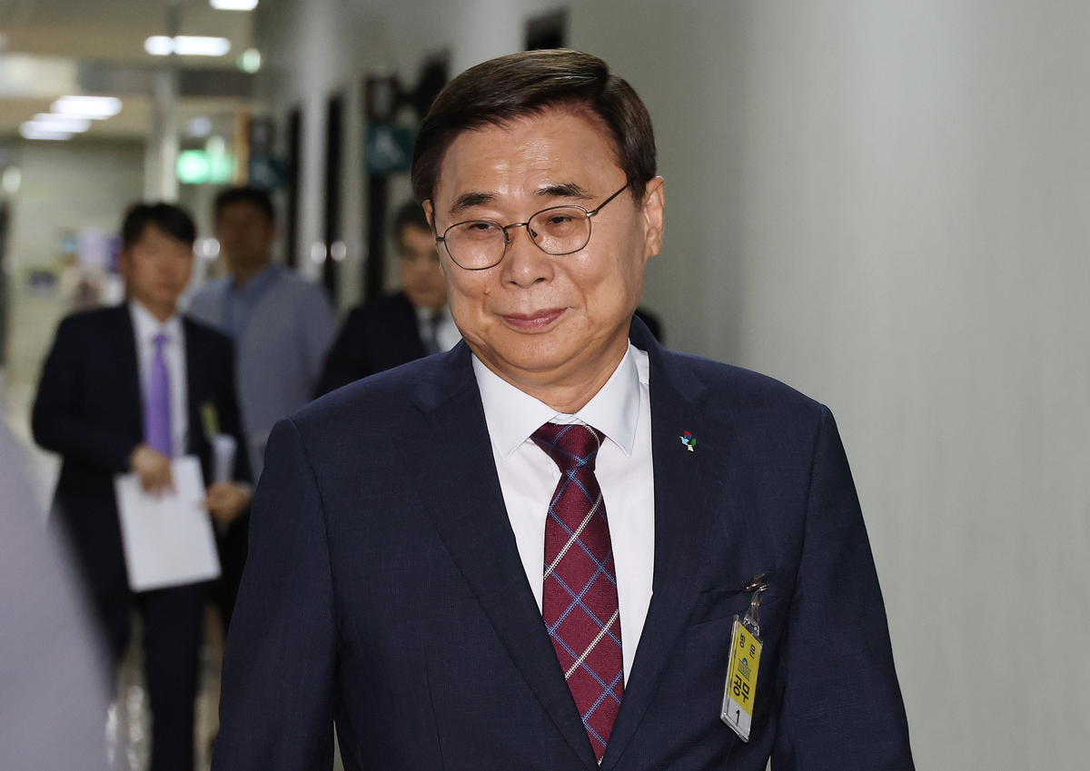 이종석 국정원장 후보자 인사청문 보고서 채택…새 정부 들어 처음