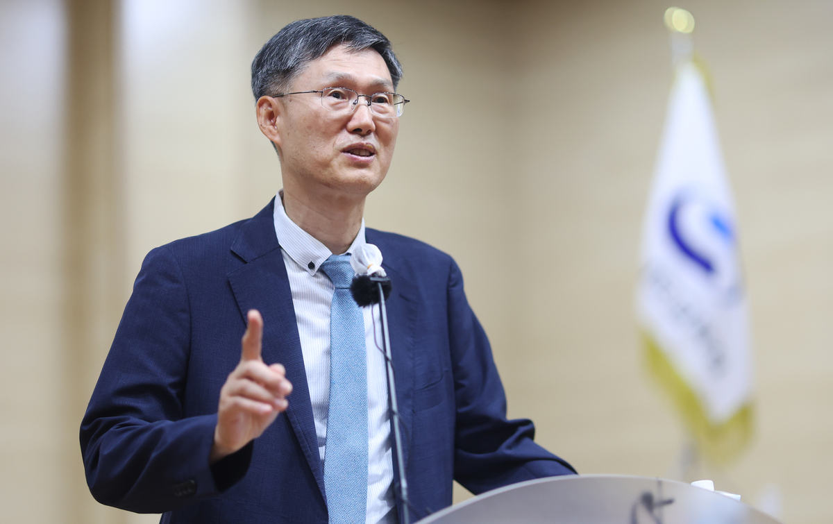 문형배 “대법원장의 ‘재판관 지명권’ 폐지해야, 대법관 증원 논의 필요”