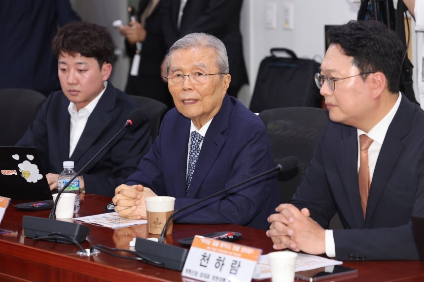 김종인 “이준석 비호감도 높은 수치…어떻게 낮출지 고민해야”