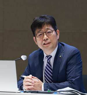 한은 부총재 “원화 스테이블코인 도입 공감, 은행 발행으로 안전판 마련해야”