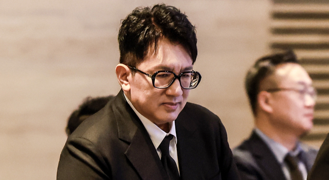 ‘하이브 위기?’ 금융당국, ‘사기적 부정거래’ 방시혁 의장 고발 방침