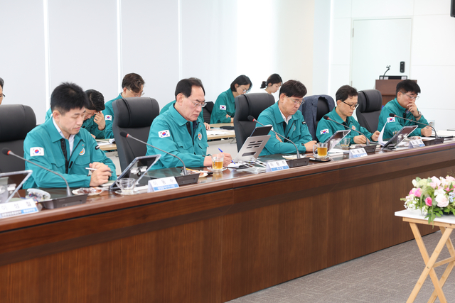 9일 오전 열린 서울올림픽기념국민체육진흥공단의 폭염 대비 대책 회의 모습. 국민체육진흥공단 제공