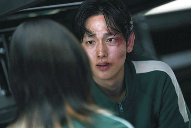말간 얼굴로 광기를 드러내는 ‘오겜3’ 명기.