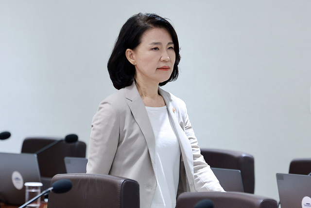 이진숙 방송통신위원장이 8일 용산 대통령실에서 열린 국무회의에 참석하고 있다. 대통령실사진기자단