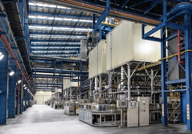 포스코퓨처엠의 세종 음극재 공장 생산라인. 포스코퓨처엠 제공.