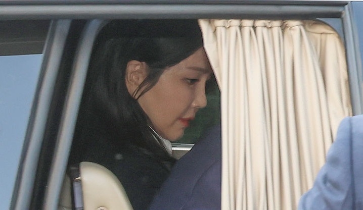 ‘김건희 집사’ 관련 업체 수상한 자금흐름…투자금 46억 용처 추적하는 특검