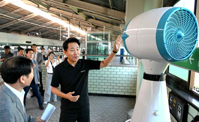 비냉방 지하철역사를 점검하는 오세훈 서울시장. 서울시 제공