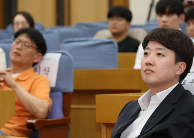 13일 서울 여의도 국회 의원회관에서 열린 개혁신당 최고위원 후보자 1차 토론회에 이준석 의원이 참석해 있다. 연합뉴스